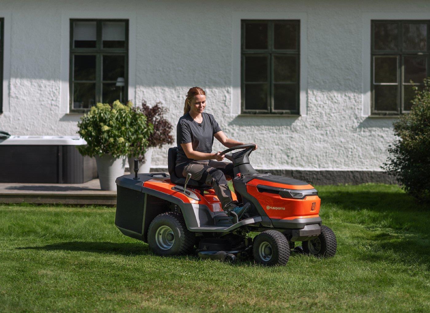 Husqvarna Akku-Rasentraktor TC 100i 95 cm