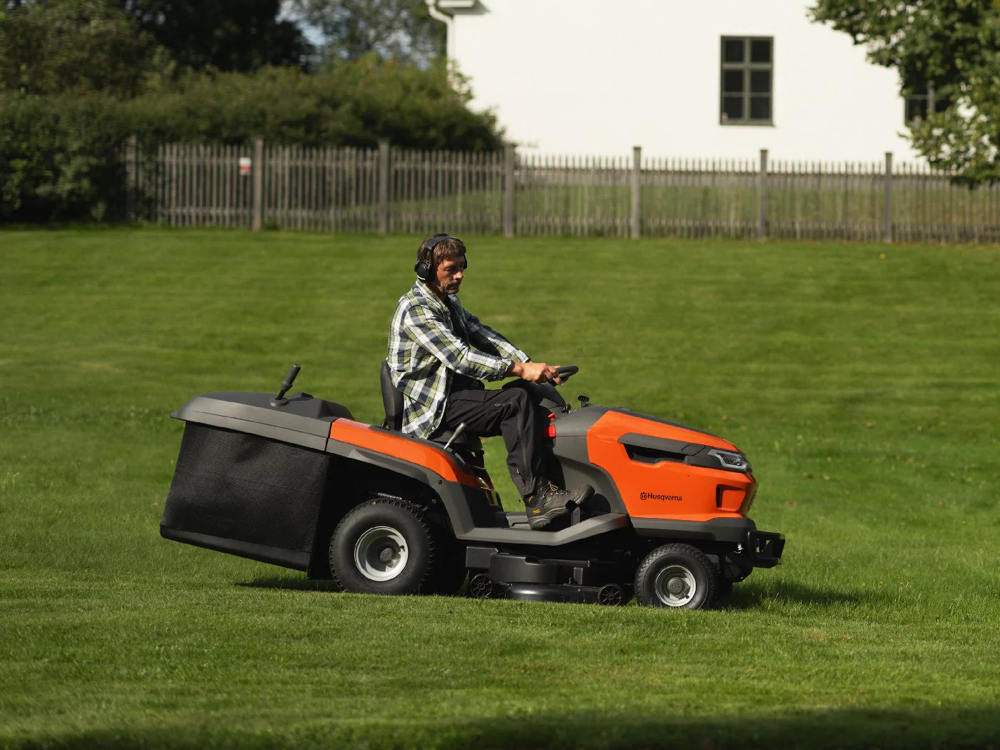 Husqvarna Rasentraktor TC 220T 108 cm