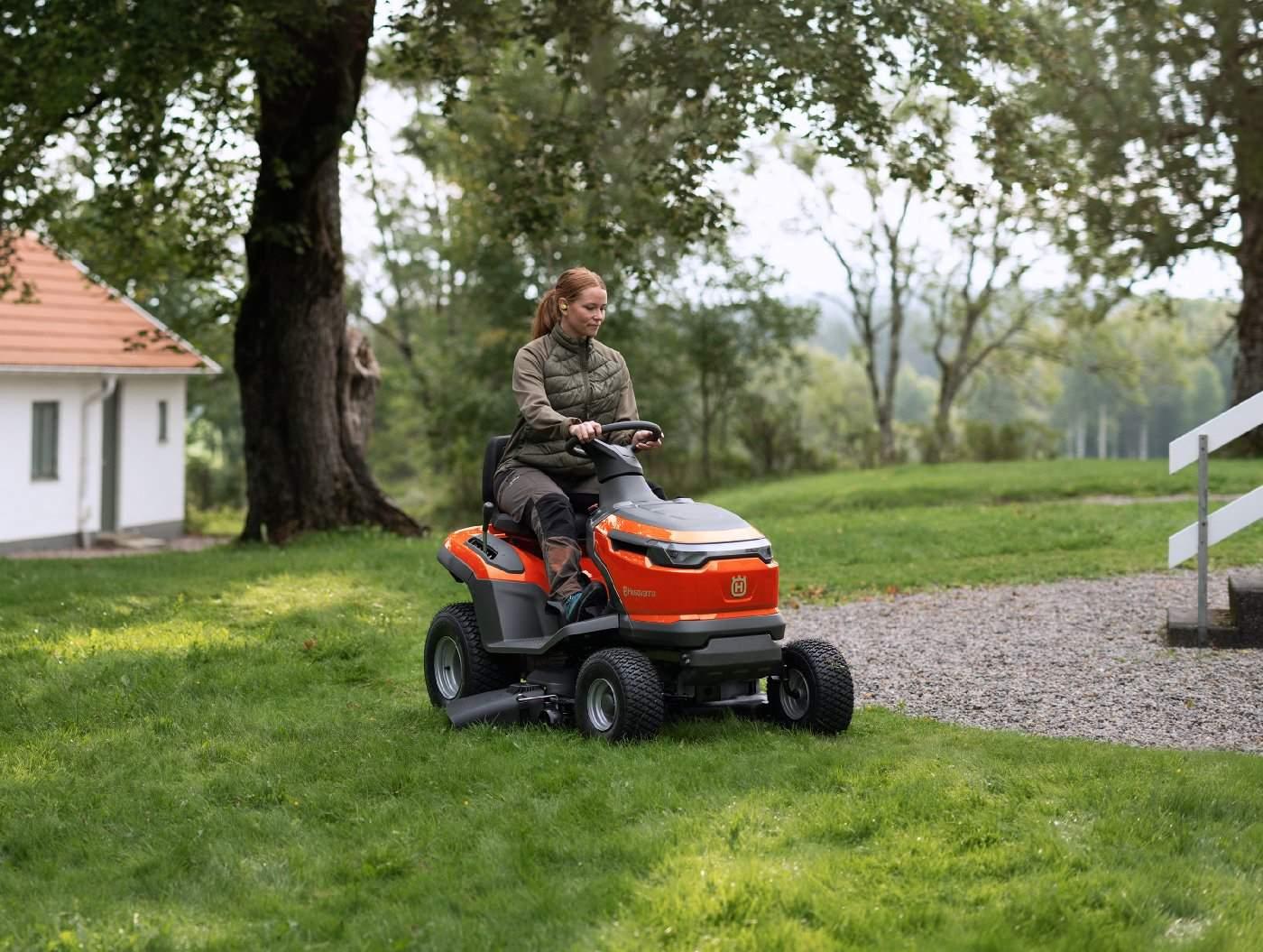 Husqvarna Akku-Rasentraktor TS 100i 95 cm