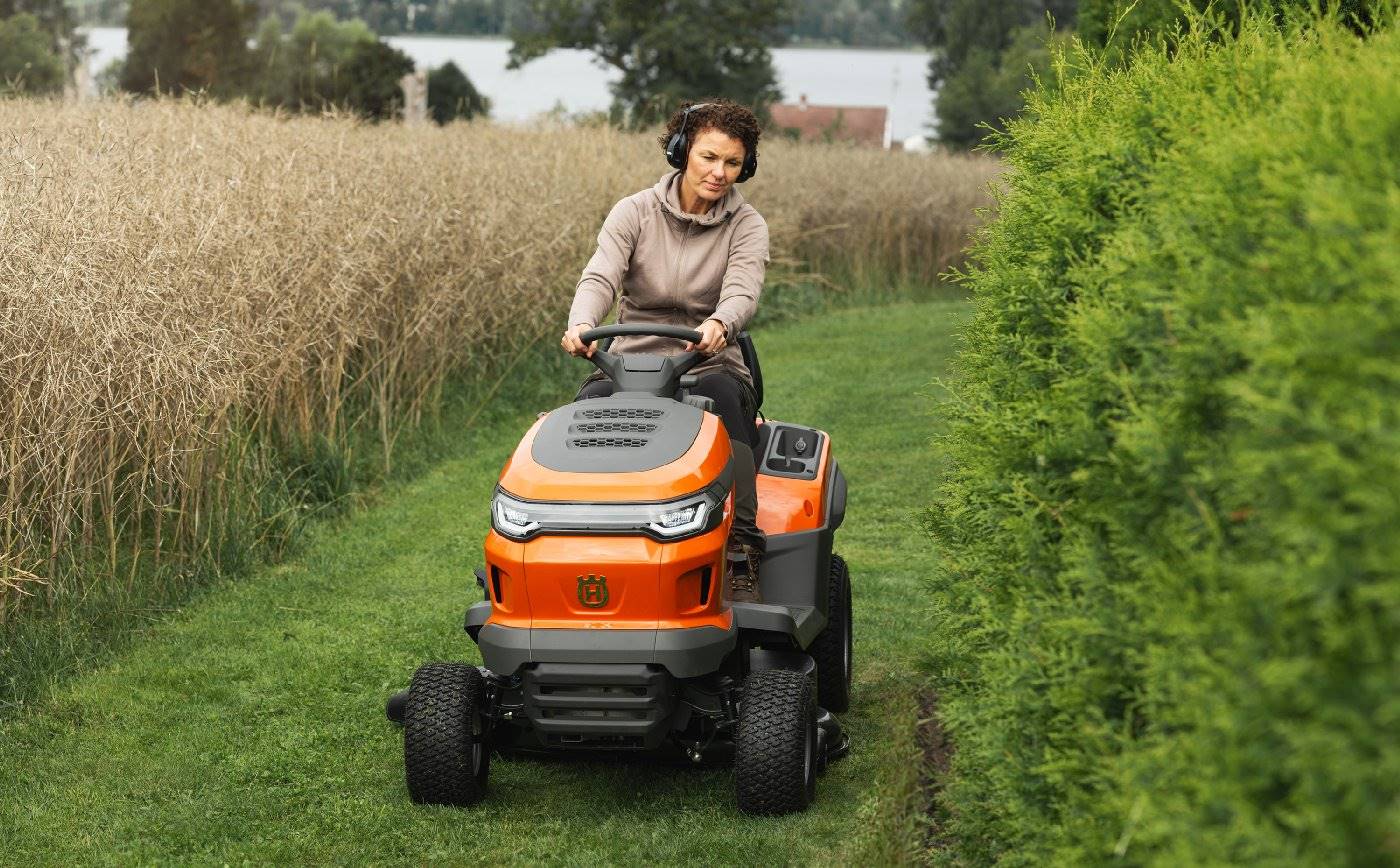 Husqvarna Rasentraktor TS 215T 95 cm
