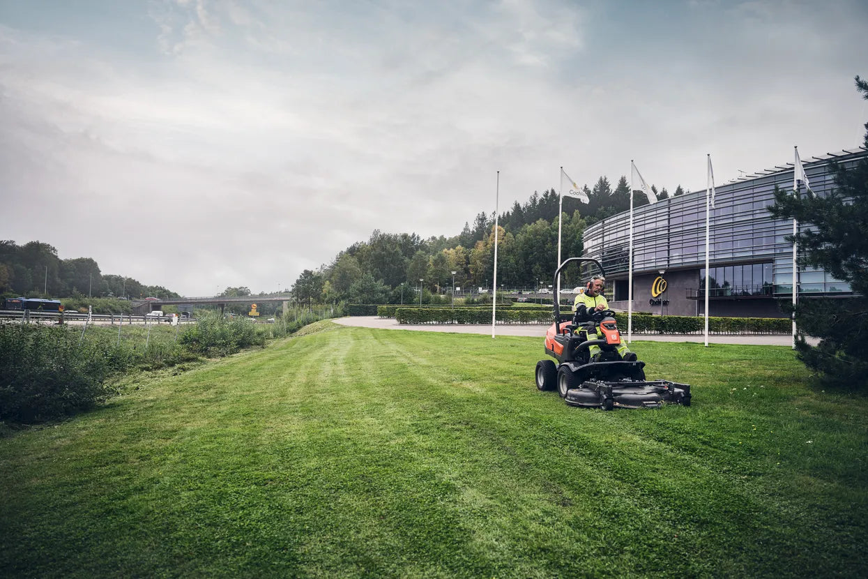 Husqvarna Frontmäher P 525DX