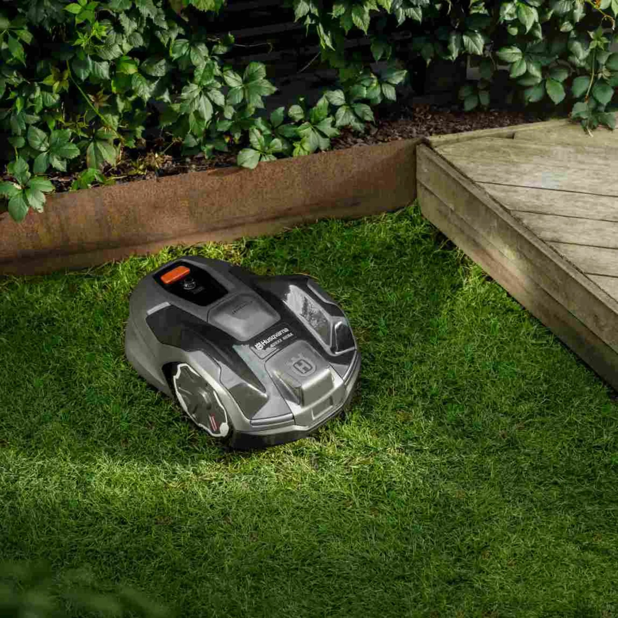 Husqvarna Mähroboter Automower 405XE NERA mit Garage