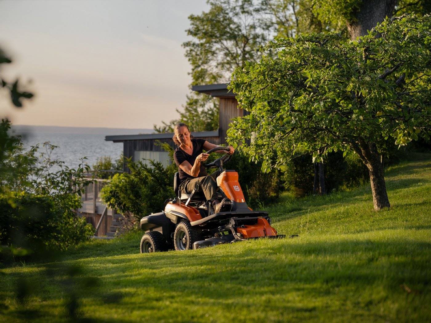 Husqvarna Aufsitzmäher Rider R 200iX AWD 85 cm
